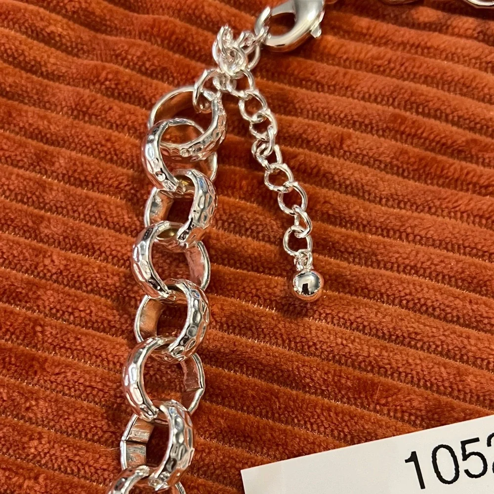 3/$18 Elegant Silver Chain Necklace Lot 1052 - Picture 5 of 6